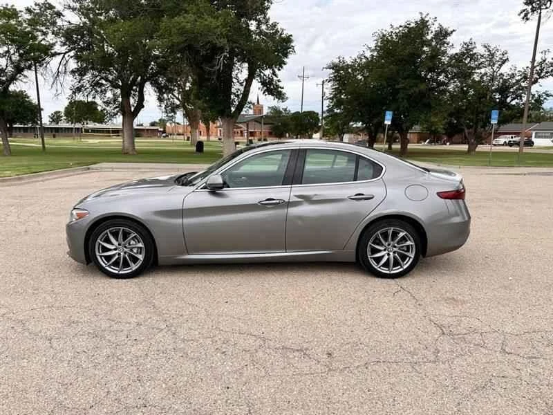 2019 Alfa Romeo Giulia - Image 3 of 10