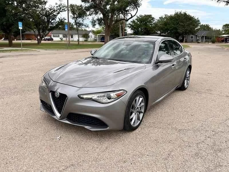 2019 Alfa Romeo Giulia - Image 2 of 10