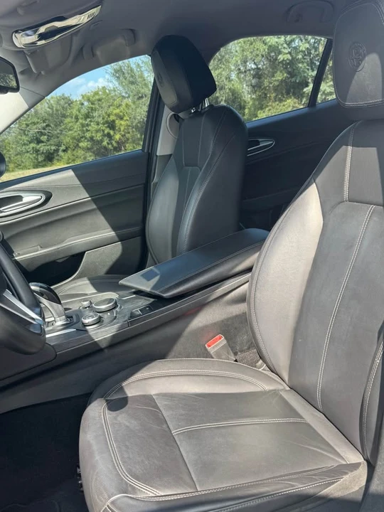 2019 Alfa Romeo Giulia - Image 6 of 6