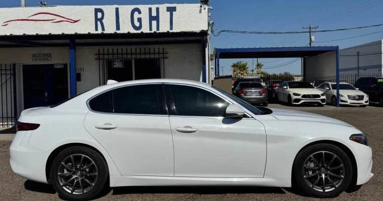 2019 Alfa Romeo Giulia - Image 6 of 9