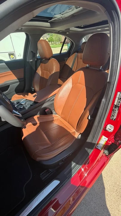 2019 Alfa Romeo Giulia - Image 2 of 3