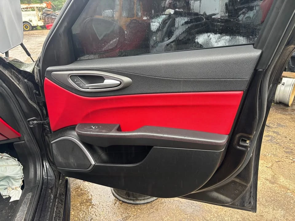 2019 Alfa Romeo Giulia - Image 7 of 12