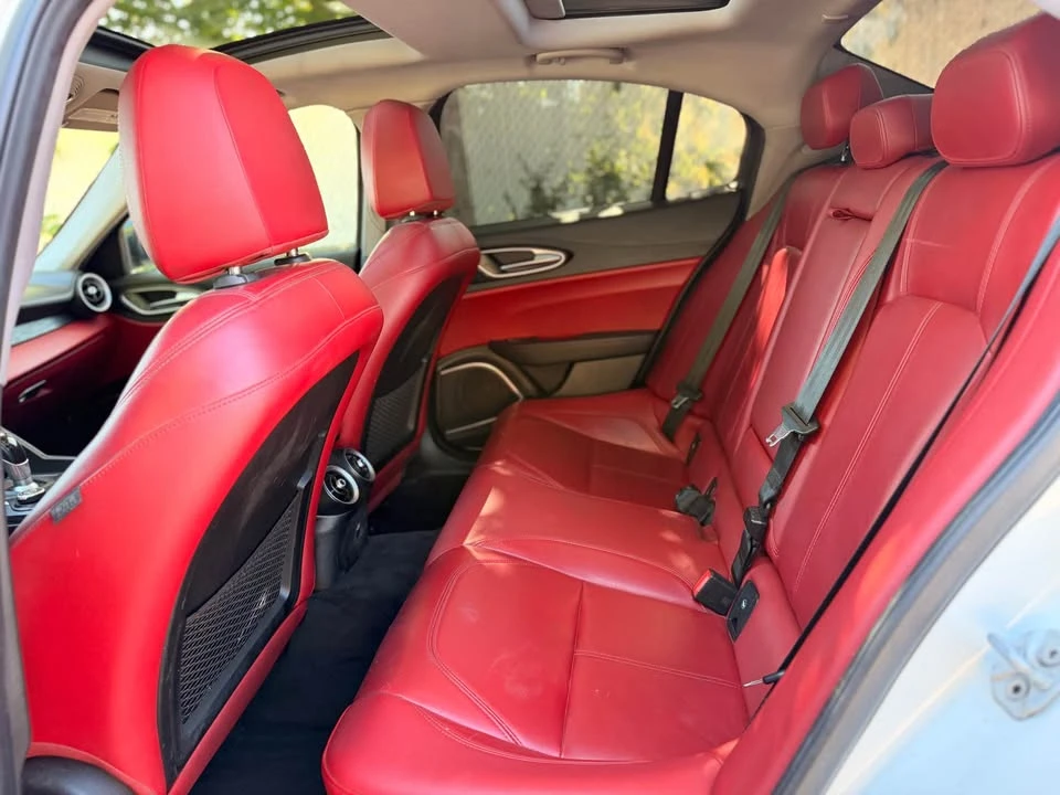 2019 Alfa Romeo Giulia - Image 8 of 17