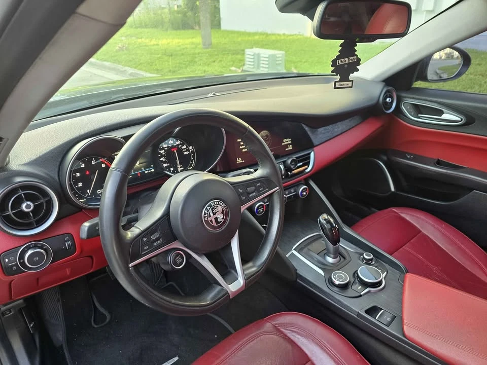 2019 Alfa Romeo Giulia - Image 10 of 11