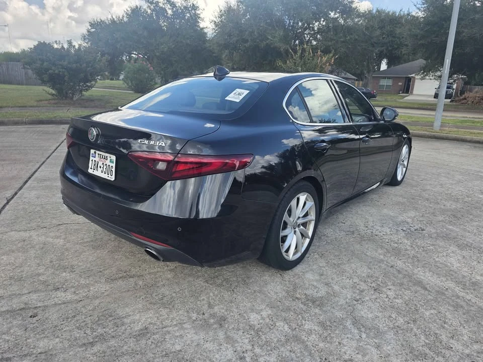 2019 Alfa Romeo Giulia - Image 3 of 20