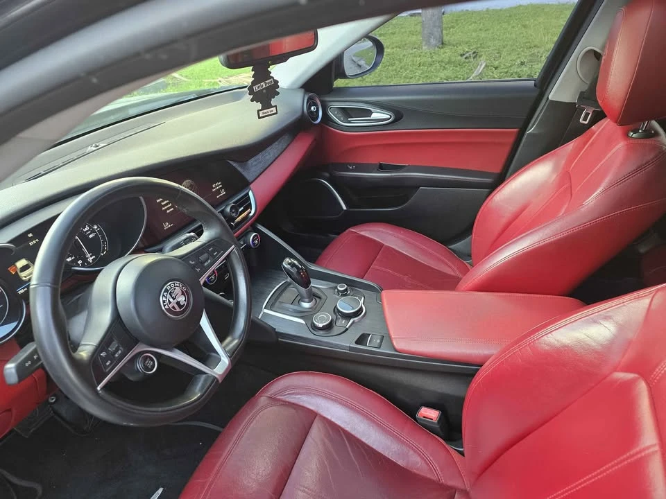 2019 Alfa Romeo Giulia - Image 8 of 11
