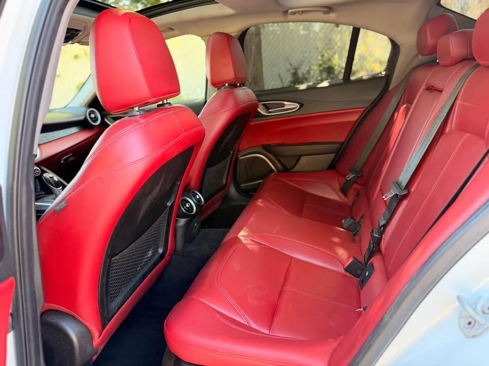 2019 Alfa Romeo Giulia - Image 7 of 17
