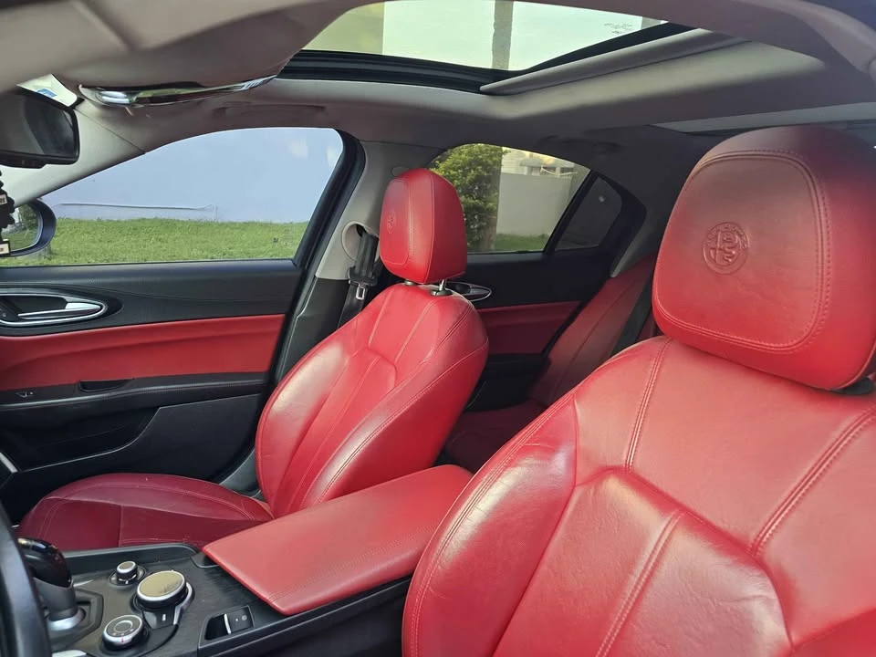 2019 Alfa Romeo Giulia - Image 9 of 11