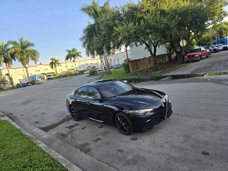 2019 Alfa Romeo Giulia - Image 3 of 11
