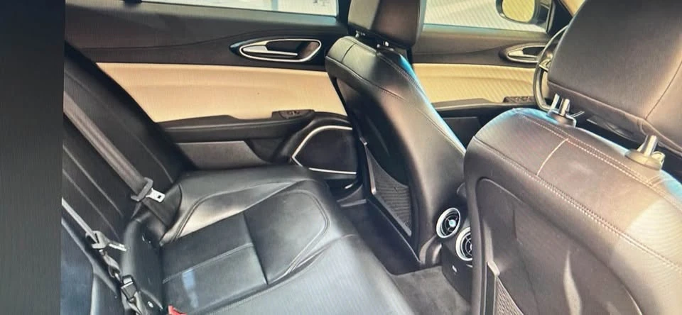 2019 Alfa Romeo Giulia - Image 6 of 8