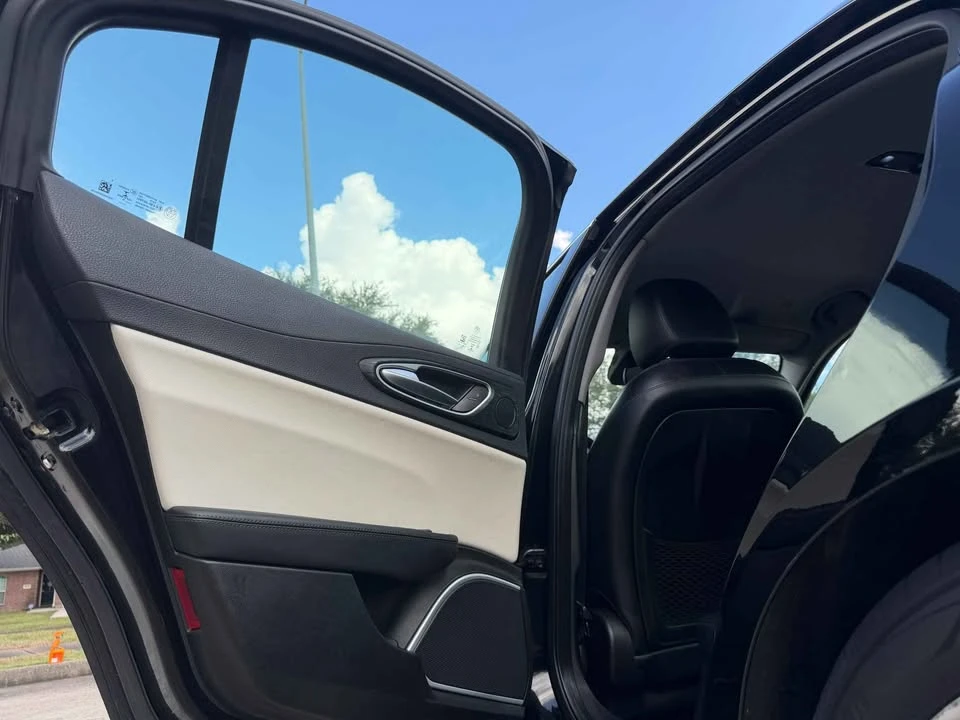 2019 Alfa Romeo Giulia - Image 8 of 20