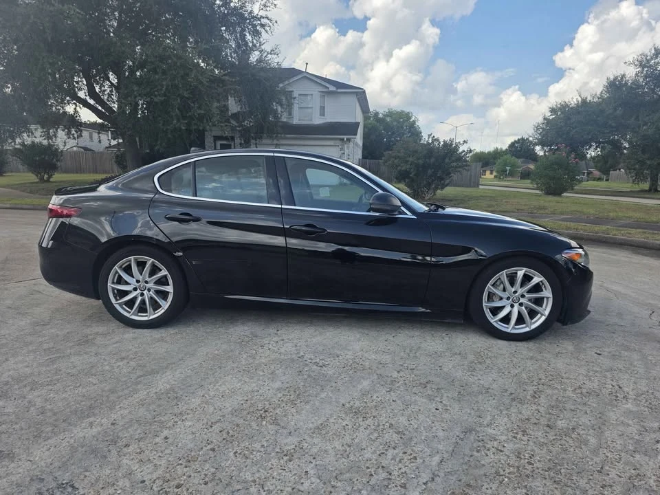 2019 Alfa Romeo Giulia - Image 2 of 20