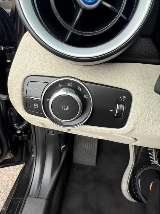 2019 Alfa Romeo Giulia - Image 14 of 14