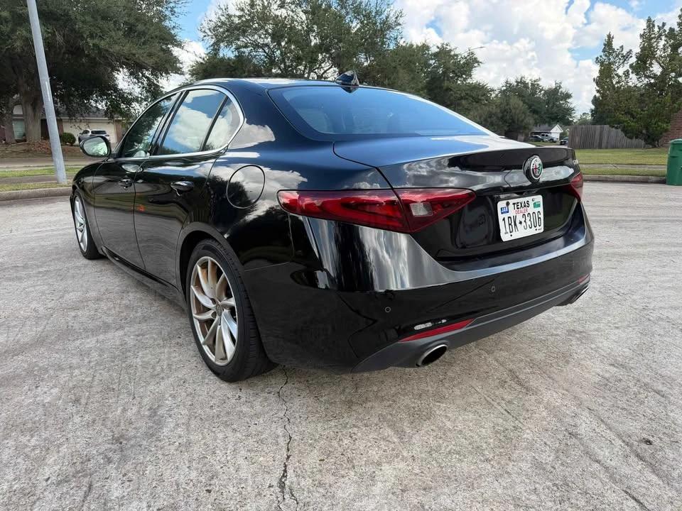 2019 Alfa Romeo Giulia - Image 6 of 20
