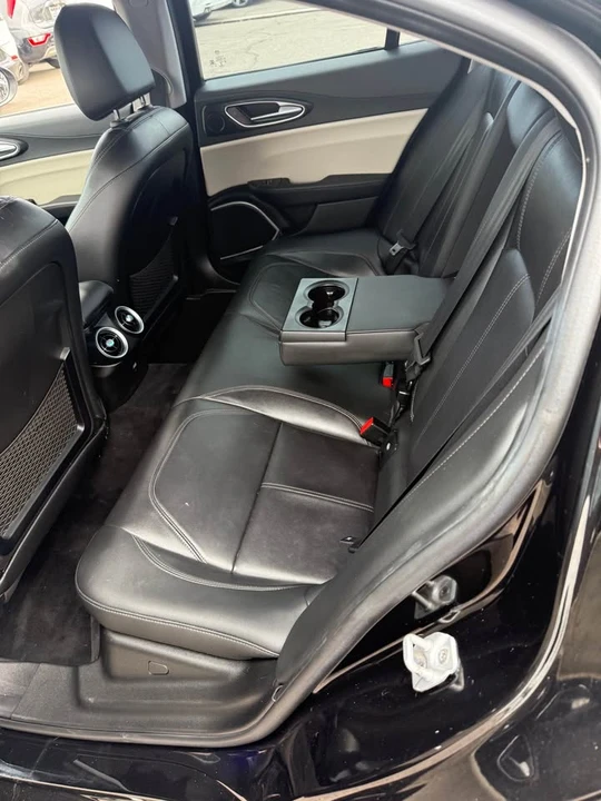 2019 Alfa Romeo Giulia - Image 10 of 14