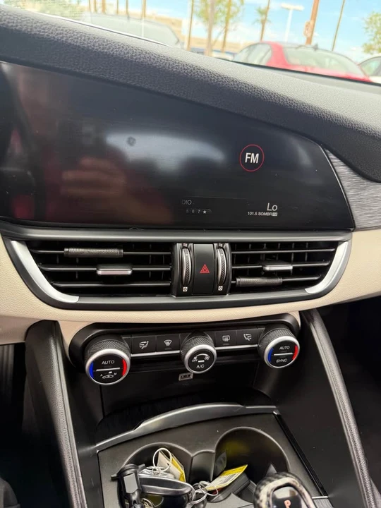 2019 Alfa Romeo Giulia - Image 11 of 14