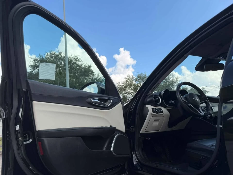 2019 Alfa Romeo Giulia - Image 5 of 20