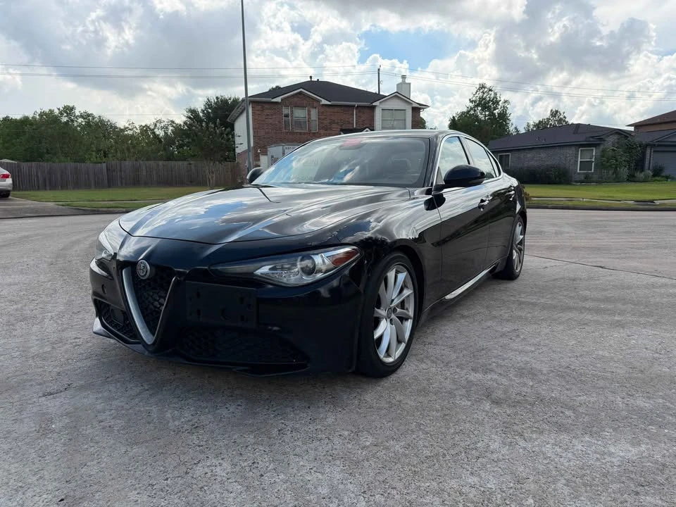 2019 Alfa Romeo Giulia - Image 14 of 20