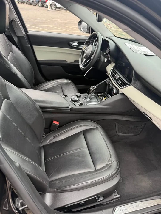 2019 Alfa Romeo Giulia - Image 8 of 14