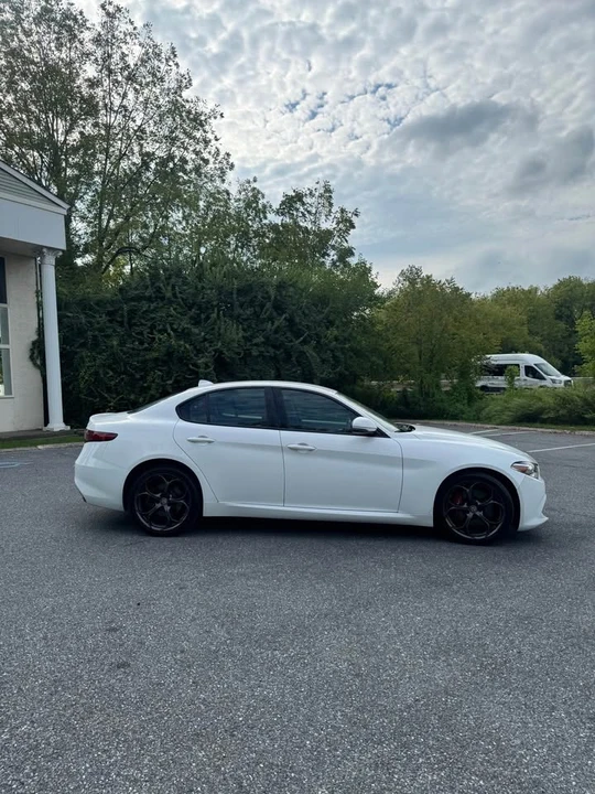 2019 Alfa Romeo Giulia - Image 4 of 9