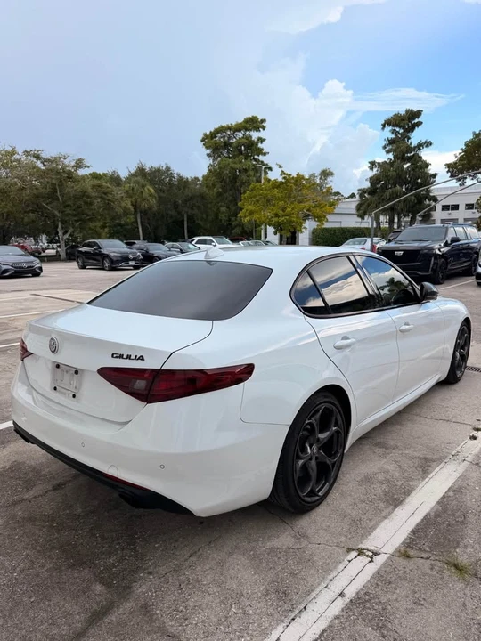 2019 Alfa Romeo Giulia - Image 5 of 10