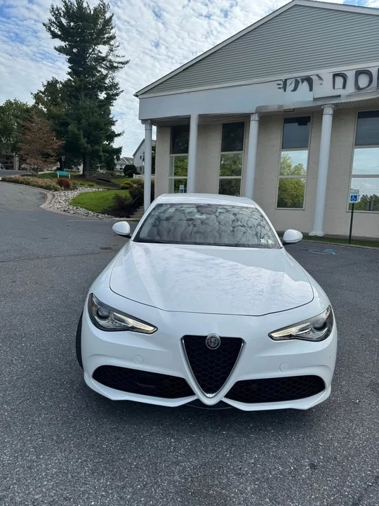2019 Alfa Romeo Giulia - Image 2 of 9