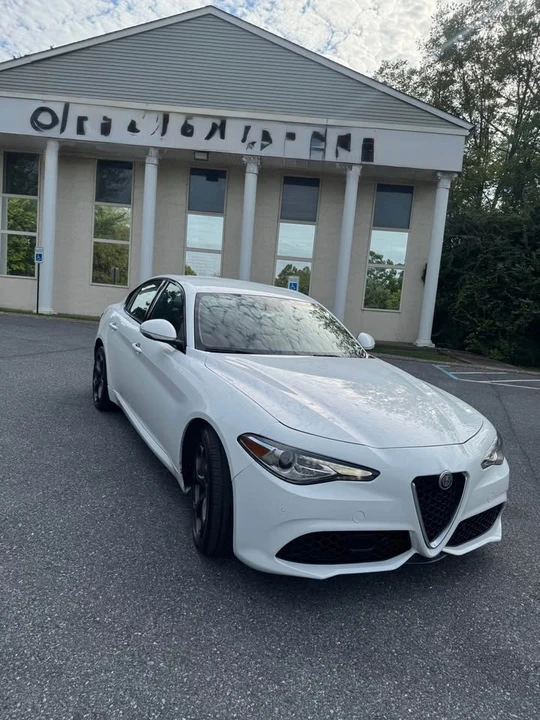 2019 Alfa Romeo Giulia - Image 3 of 9