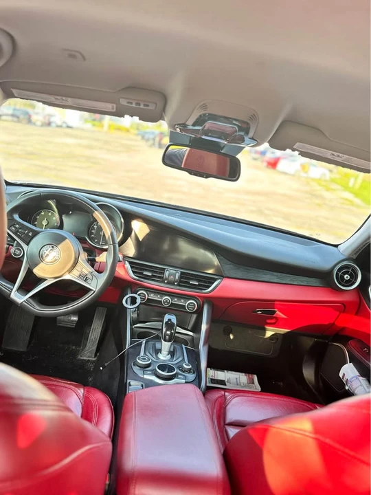 2019 Alfa Romeo Giulia - Image 5 of 8