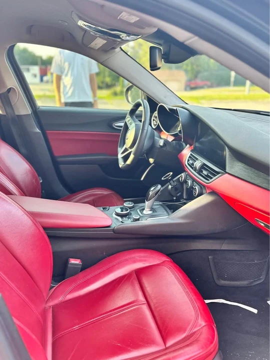 2019 Alfa Romeo Giulia - Image 6 of 8