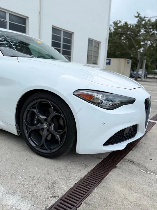 2019 Alfa Romeo Giulia - Image 4 of 10