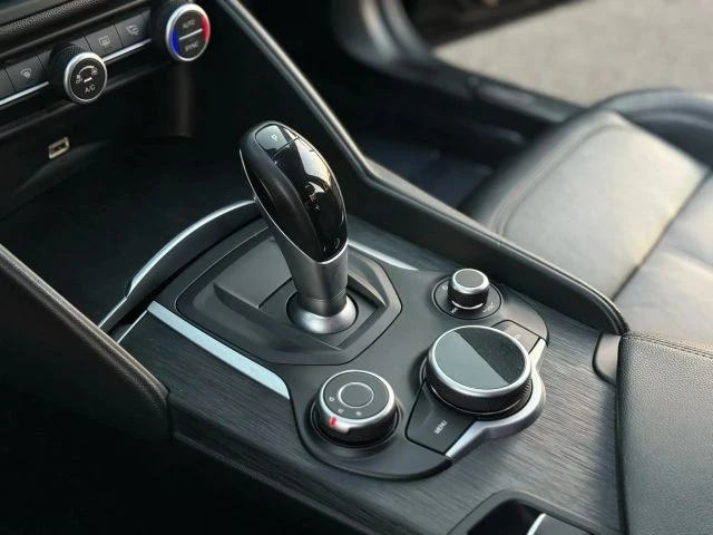 2019 Alfa Romeo Giulia - Image 20 of 21