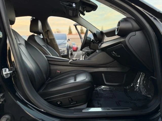 2019 Alfa Romeo Giulia - Image 13 of 21