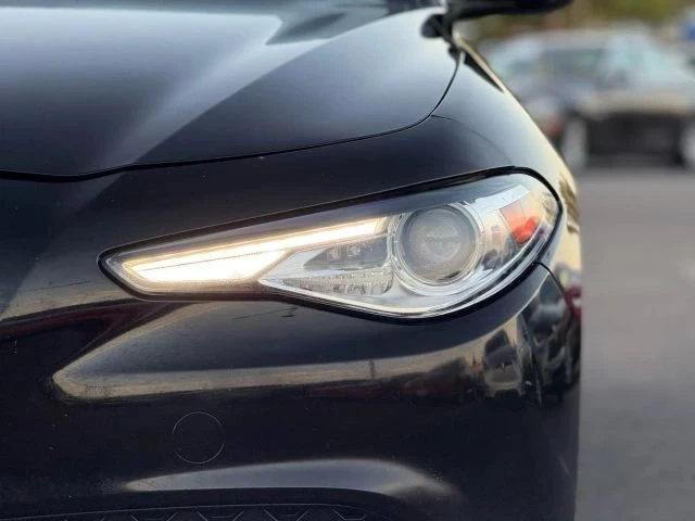 2019 Alfa Romeo Giulia - Image 6 of 21
