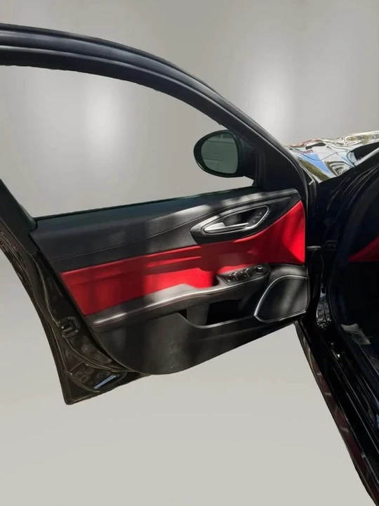 2019 Alfa Romeo Giulia - Image 7 of 14