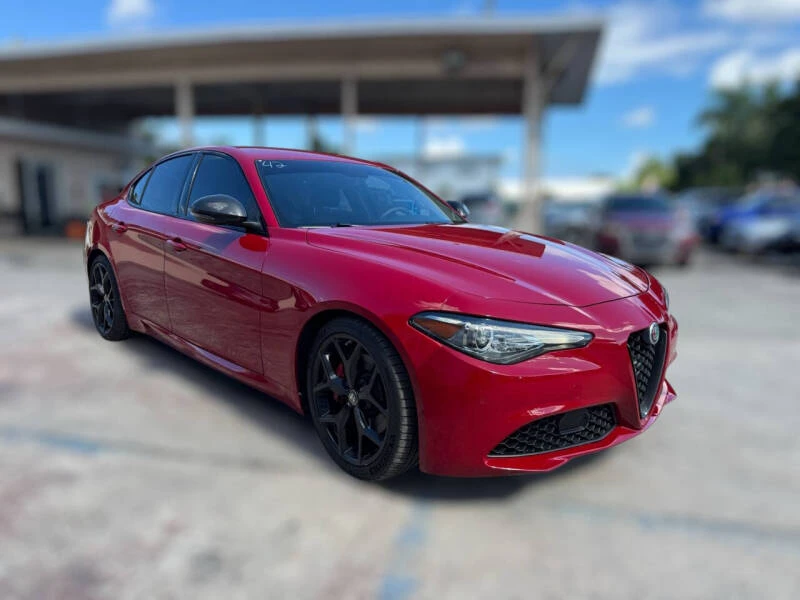 2019 Alfa Romeo Giulia - Image 7 of 15