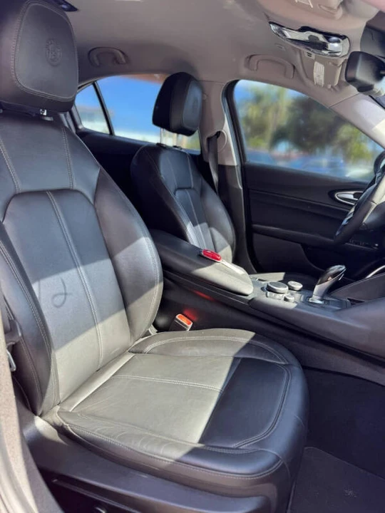 2019 Alfa Romeo Giulia - Image 11 of 15