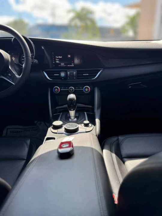 2019 Alfa Romeo Giulia - Image 13 of 15