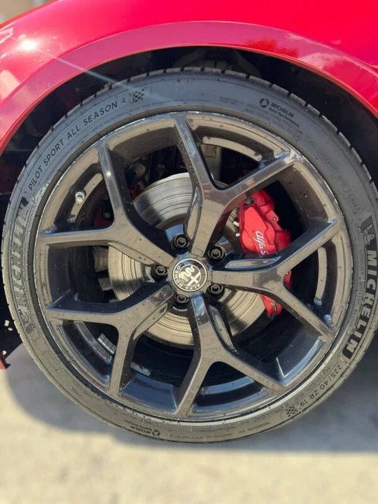 2019 Alfa Romeo Giulia - Image 15 of 15