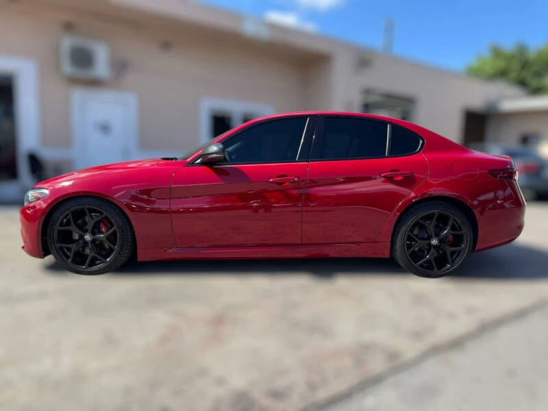 2019 Alfa Romeo Giulia - Image 5 of 15