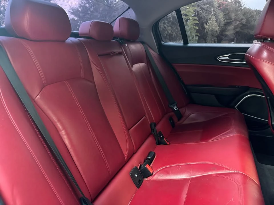 2019 Alfa Romeo Giulia - Image 17 of 18