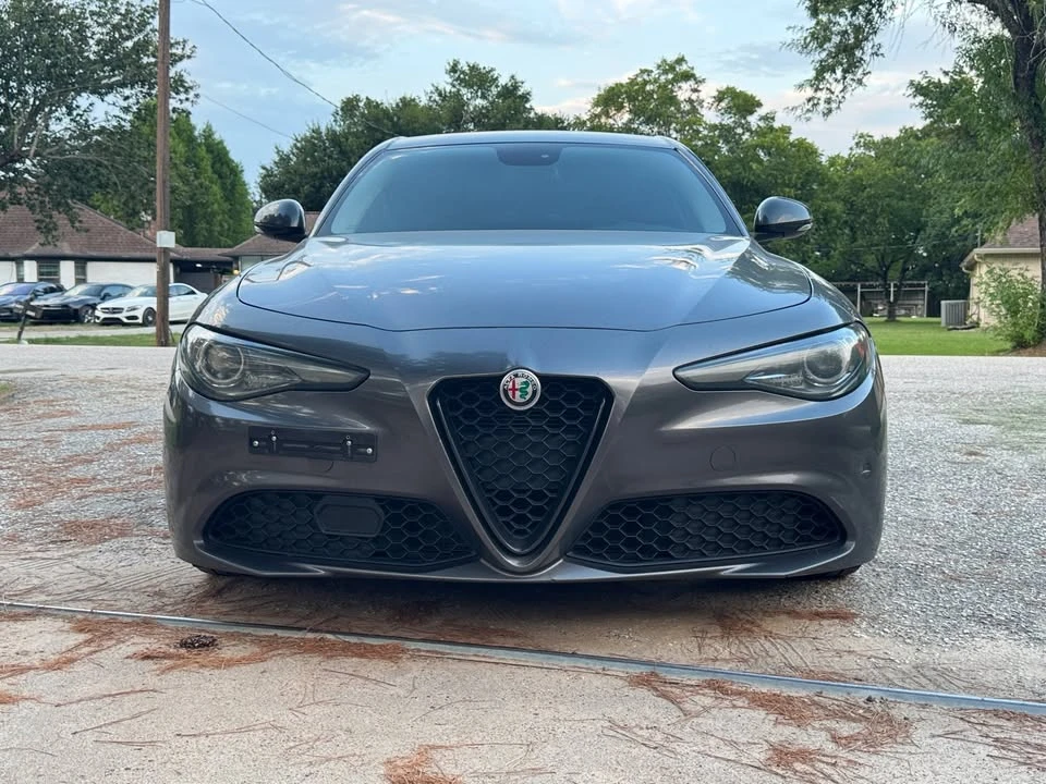 2019 Alfa Romeo Giulia - Image 8 of 18