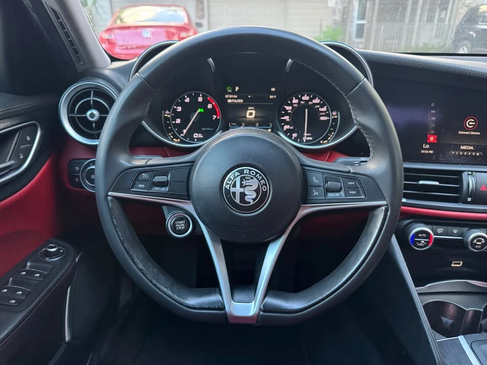 2019 Alfa Romeo Giulia - Image 13 of 18
