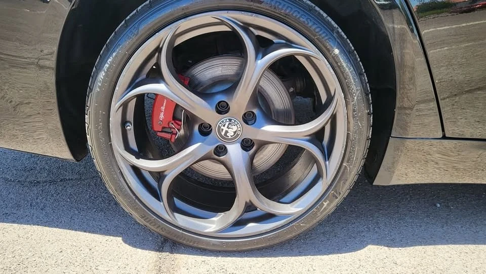 2019 Alfa Romeo Giulia - Image 17 of 20