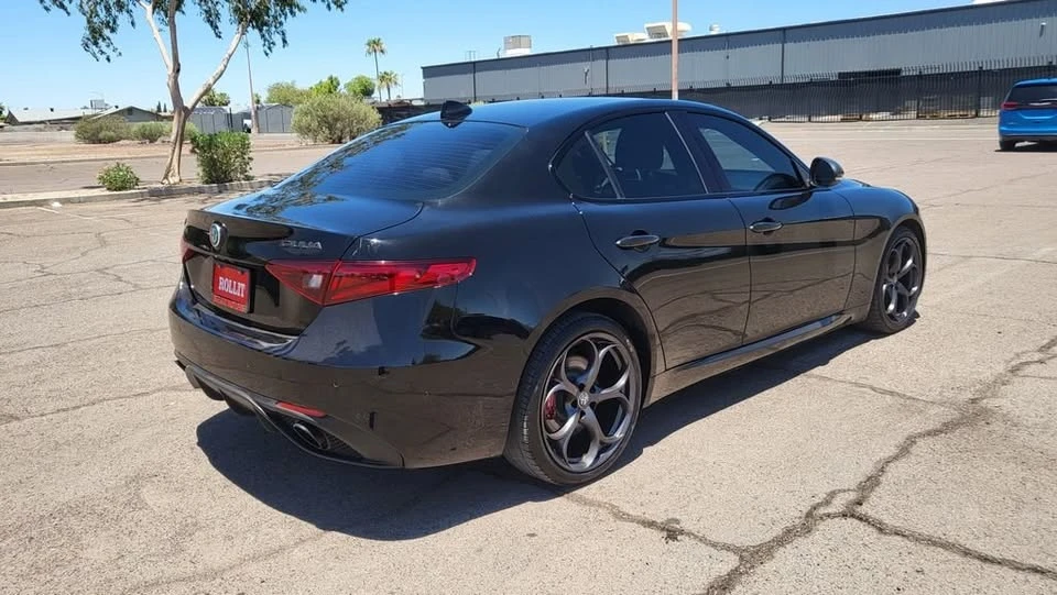 2019 Alfa Romeo Giulia - Image 11 of 20