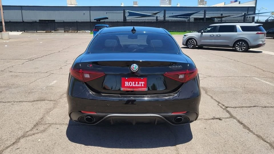 2019 Alfa Romeo Giulia - Image 10 of 20