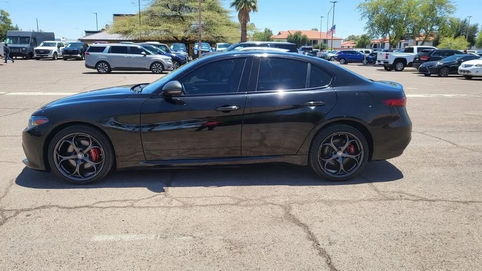 2019 Alfa Romeo Giulia - Image 5 of 20