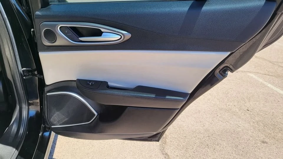 2019 Alfa Romeo Giulia - Image 6 of 20