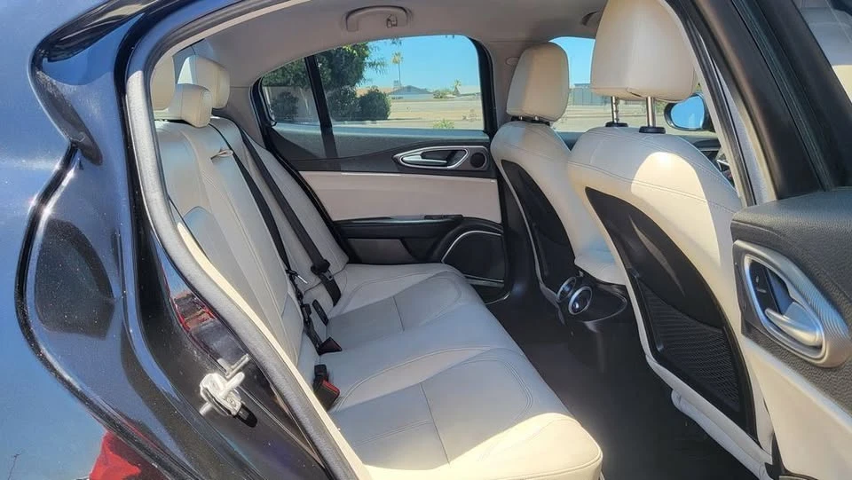 2019 Alfa Romeo Giulia - Image 14 of 20