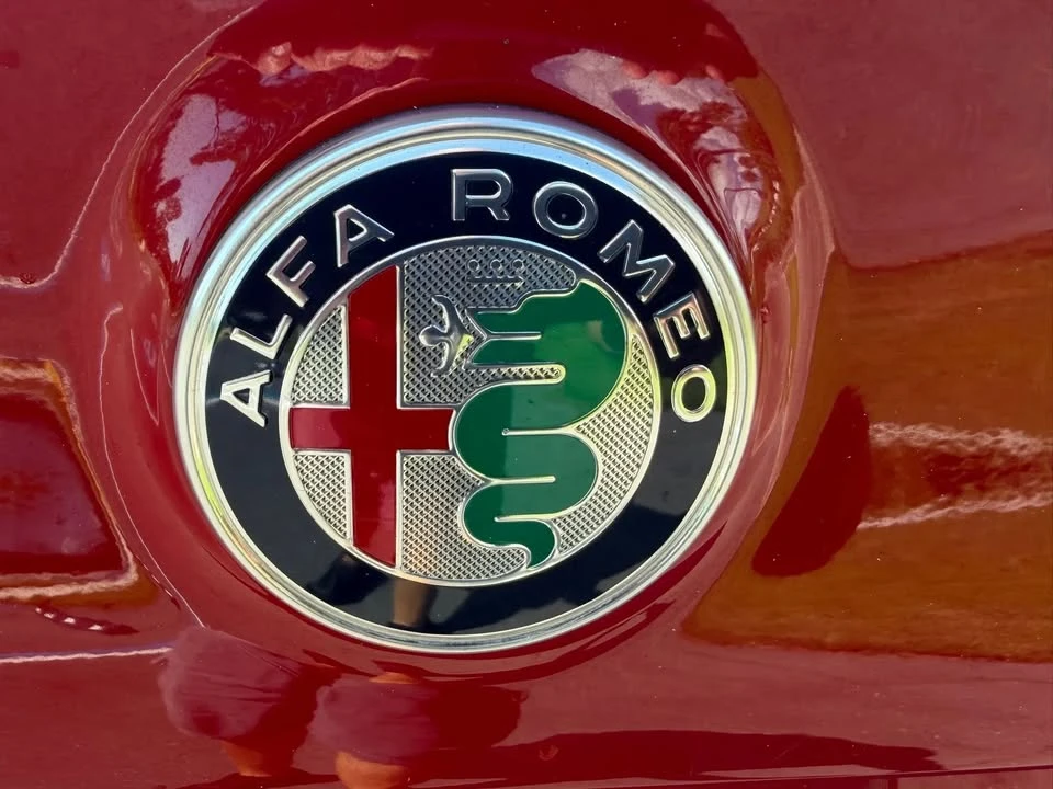 2019 Alfa Romeo Giulia - Image 9 of 20