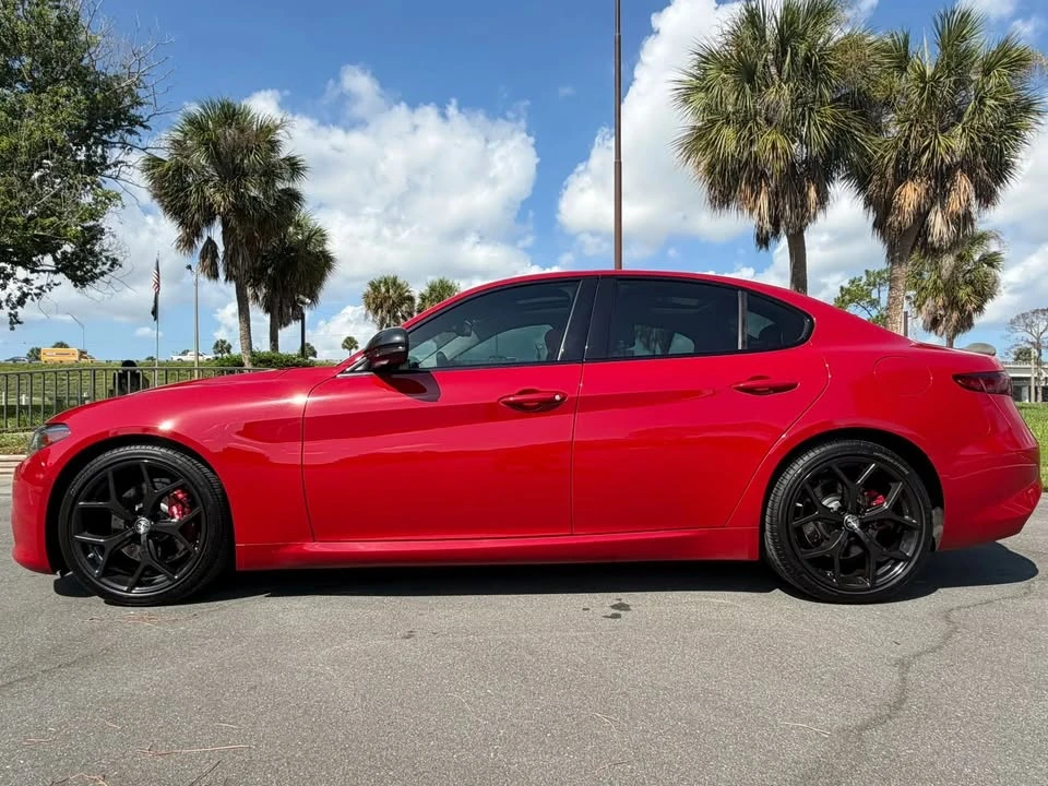 2019 Alfa Romeo Giulia - Image 5 of 20